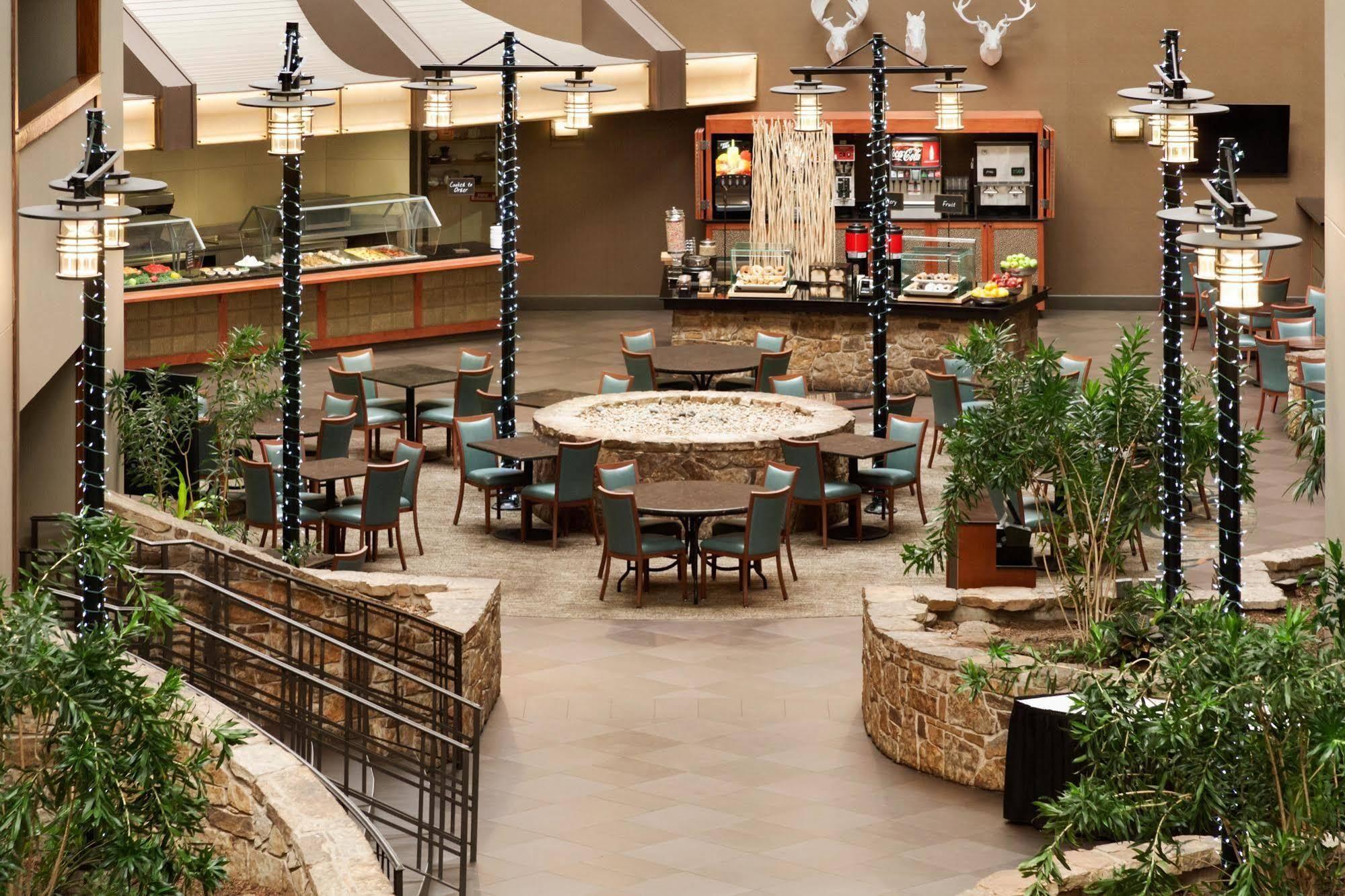 Embassy Suites By Hilton Oklahoma City Will Rogers Airport Exterior photo