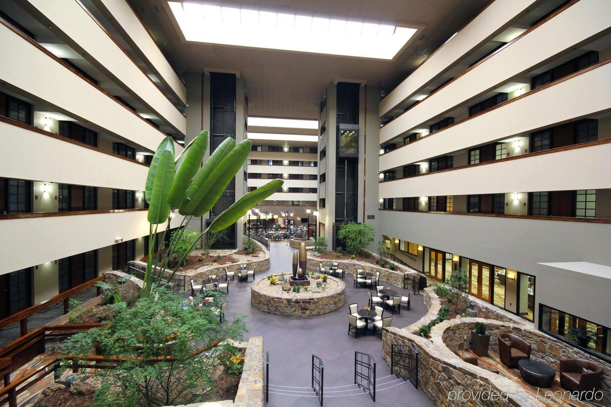 Embassy Suites By Hilton Oklahoma City Will Rogers Airport Exterior photo