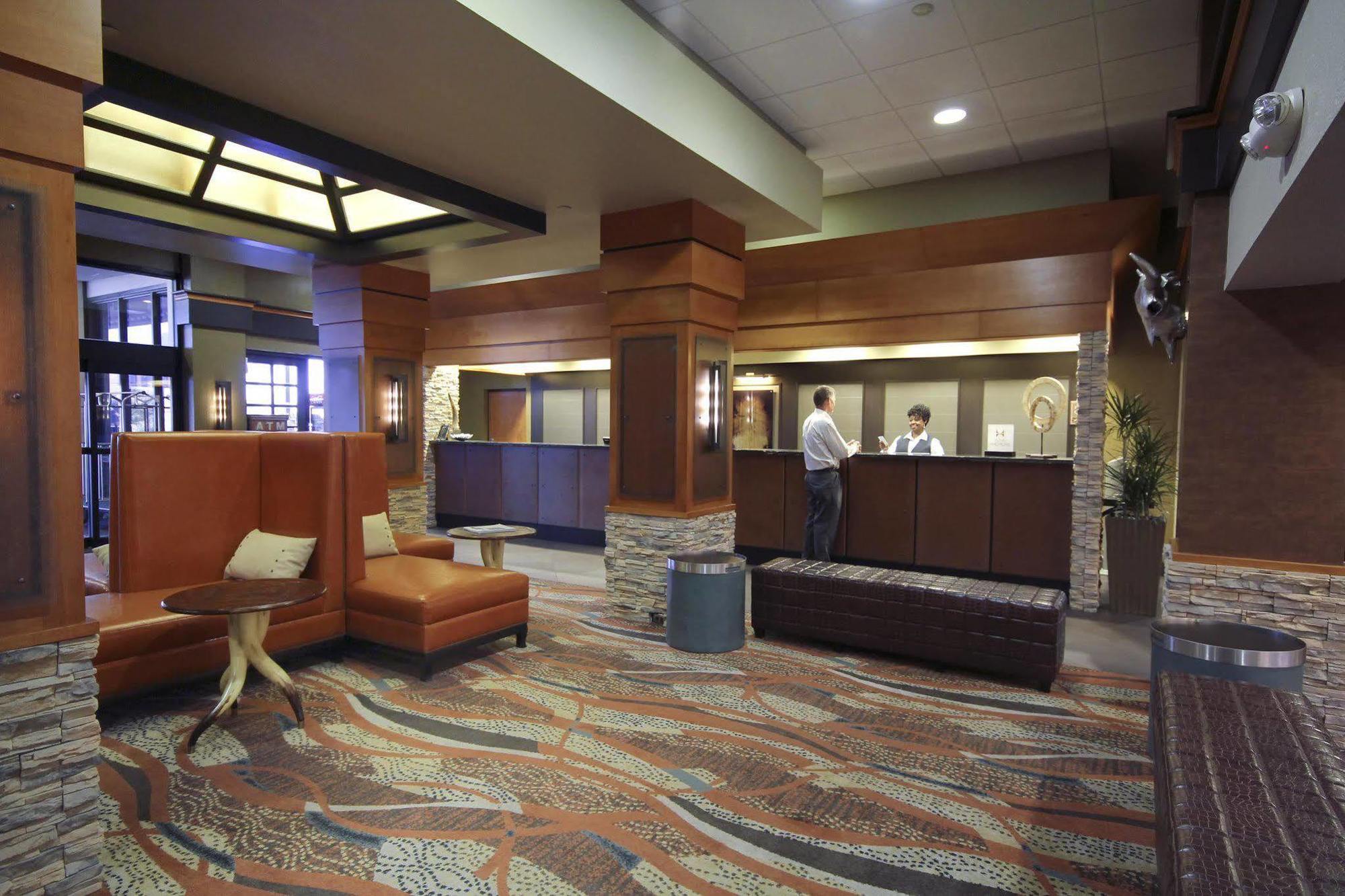Embassy Suites By Hilton Oklahoma City Will Rogers Airport Exterior photo